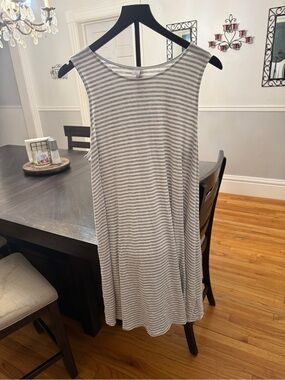 ⛵ Classic & Coastal! Old Navy Striped Sleeveless Swing Dress 🌊